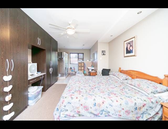 4 BEDROOM HOUSE FOR SALE IN BEACON BAY